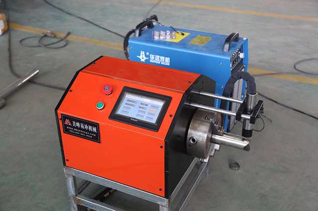 等離子切割機(jī)是借助等離子切割技術(shù)對(duì)金屬材料進(jìn)行加工的機(jī)械。